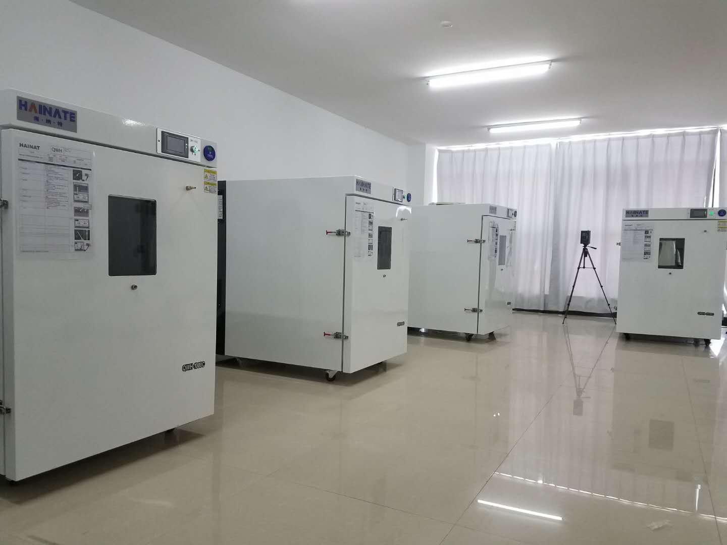 國(guó)家木質(zhì)家具及人造板質(zhì)檢中心氣候箱順利調(diào)機(jī)